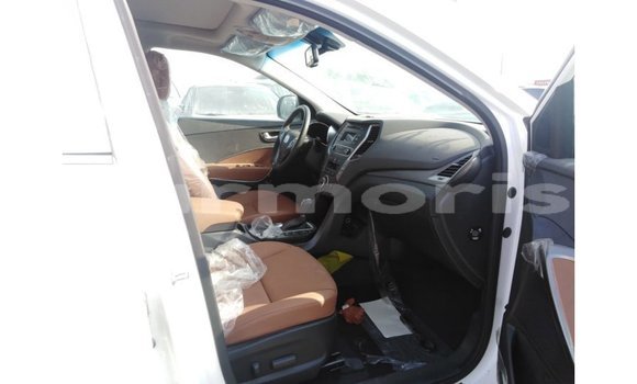 Buy Import Hyundai Santa Fe White Car in Import - Dubai in Agalega Islands Buy Import Hyundai Santa Fe White Car in Import - Dubai in Agalega Islands