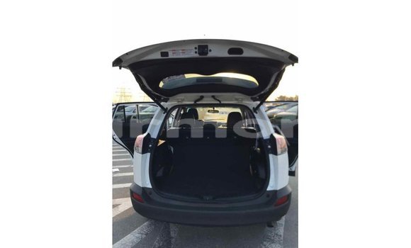 Buy Import Toyota HiAce White Truck in Import - Dubai in Agalega Islands Buy Import Toyota HiAce White Truck in Import - Dubai in Agalega Islands