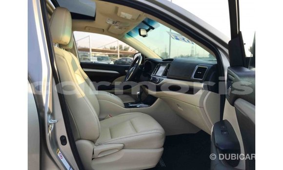 Buy Import Toyota Highlander Other Car in Import - Dubai in Agalega Islands Buy Import Toyota Highlander Other Car in Import - Dubai in Agalega Islands