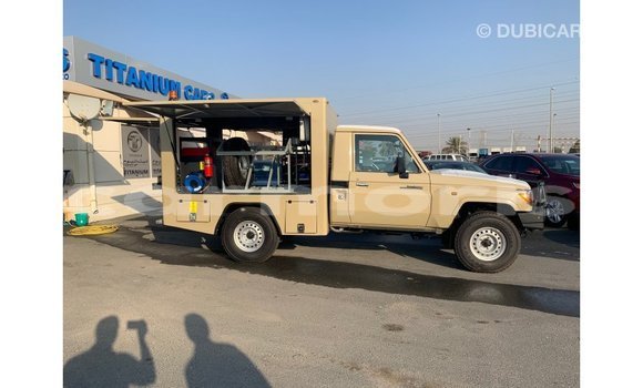 Buy Import Toyota Land Cruiser Beige Car in Import - Dubai in Agalega Islands Buy Import Toyota Land Cruiser Beige Car in Import - Dubai in Agalega Islands
