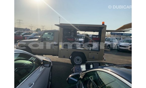 Buy Import Toyota Land Cruiser Beige Car in Import - Dubai in Agalega Islands Buy Import Toyota Land Cruiser Beige Car in Import - Dubai in Agalega Islands