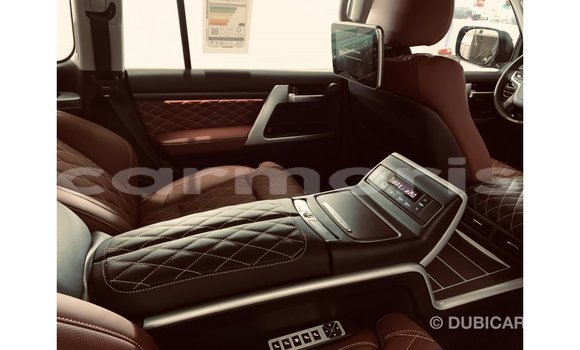 Acheter Import Voiture Toyota Land Cruiser Noir à Import - Dubai, Îles Agalega Acheter Import Voiture Toyota Land Cruiser Noir à Import - Dubai, Îles Agalega
