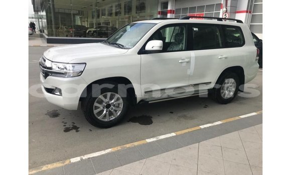 Buy Import Toyota Land Cruiser White Car in Import - Dubai in Agalega Islands Buy Import Toyota Land Cruiser White Car in Import - Dubai in Agalega Islands
