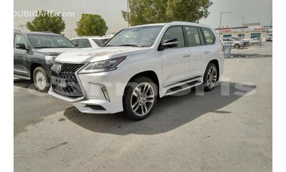 Acheter Import Voiture Lexus LX Blanc à Import - Dubai, Îles Agalega Acheter Import Voiture Lexus LX Blanc à Import - Dubai, Îles Agalega