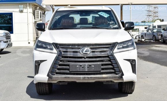 Acheter Import Voiture Lexus LX Blanc à Import - Dubai, Îles Agalega Acheter Import Voiture Lexus LX Blanc à Import - Dubai, Îles Agalega
