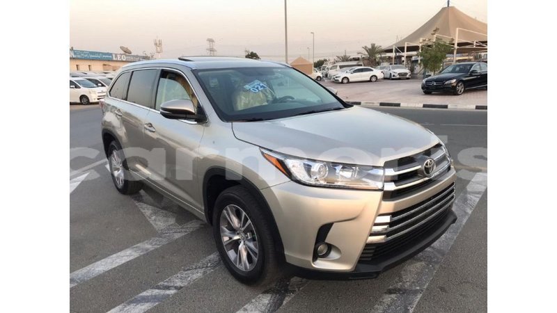 Big with watermark toyota highlander agalega islands import dubai 2529