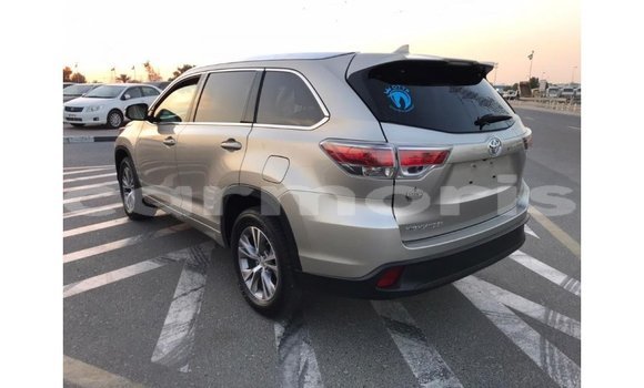 Buy Import Toyota Highlander Other Car in Import - Dubai in Agalega Islands Buy Import Toyota Highlander Other Car in Import - Dubai in Agalega Islands