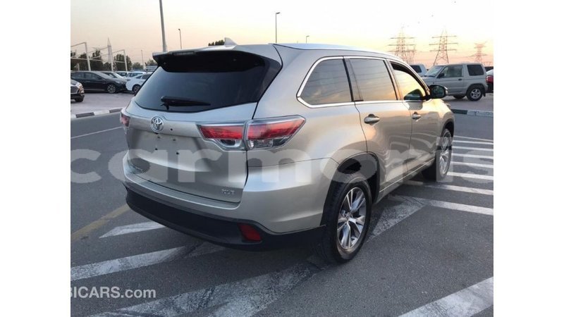 Big with watermark toyota highlander agalega islands import dubai 2529