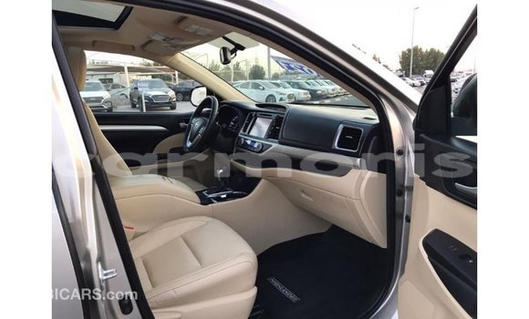 Buy Import Toyota Highlander Other Car in Import - Dubai in Agalega Islands Buy Import Toyota Highlander Other Car in Import - Dubai in Agalega Islands