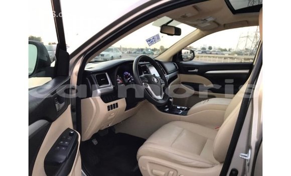 Buy Import Toyota Highlander Other Car in Import - Dubai in Agalega Islands Buy Import Toyota Highlander Other Car in Import - Dubai in Agalega Islands