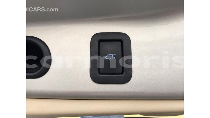 Big with watermark toyota highlander agalega islands import dubai 2529