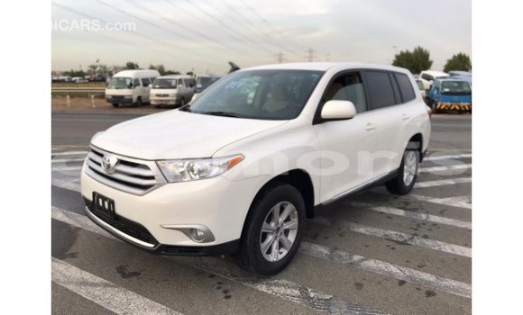 Buy Import Toyota Highlander White Car in Import - Dubai in Agalega Islands Buy Import Toyota Highlander White Car in Import - Dubai in Agalega Islands
