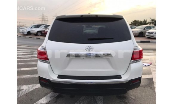 Buy Import Toyota Highlander White Car in Import - Dubai in Agalega Islands Buy Import Toyota Highlander White Car in Import - Dubai in Agalega Islands