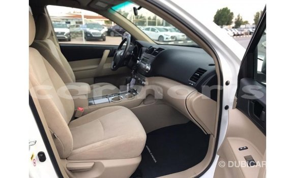 Buy Import Toyota Highlander White Car in Import - Dubai in Agalega Islands Buy Import Toyota Highlander White Car in Import - Dubai in Agalega Islands
