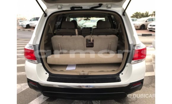Buy Import Toyota Highlander White Car in Import - Dubai in Agalega Islands Buy Import Toyota Highlander White Car in Import - Dubai in Agalega Islands