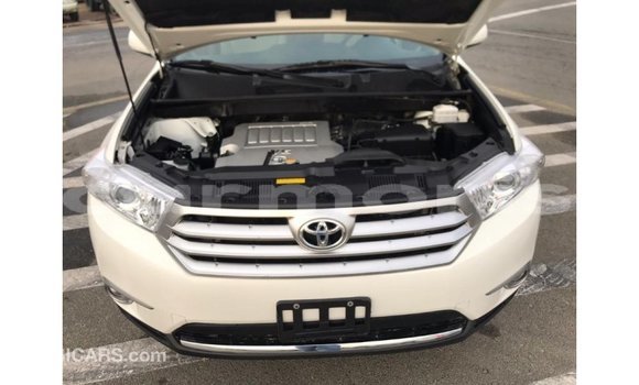 Buy Import Toyota Highlander White Car in Import - Dubai in Agalega Islands Buy Import Toyota Highlander White Car in Import - Dubai in Agalega Islands