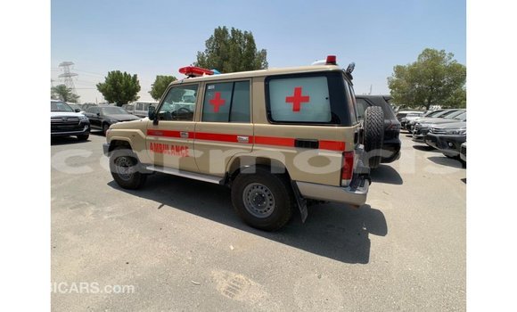 Acheter Import Voiture Toyota Land Cruiser Beige à Import - Dubai, Îles Agalega Acheter Import Voiture Toyota Land Cruiser Beige à Import - Dubai, Îles Agalega