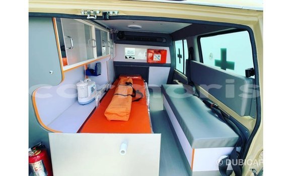 Acheter Import Voiture Toyota Land Cruiser Beige à Import - Dubai, Îles Agalega Acheter Import Voiture Toyota Land Cruiser Beige à Import - Dubai, Îles Agalega