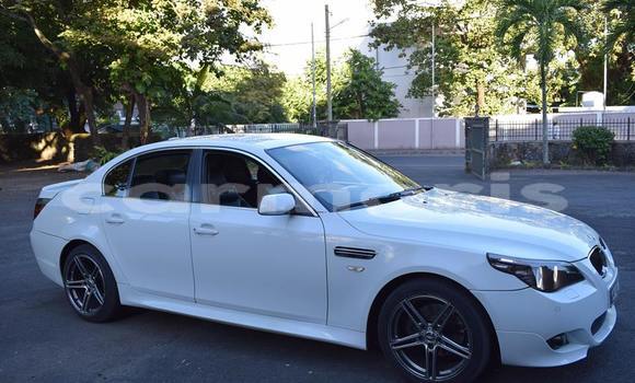 Acheter Occasion Voiture BMW 5–Series Blanc à Port Louis, Port Louis District Acheter Occasion Voiture BMW 5–Series Blanc à Port Louis, Port Louis District