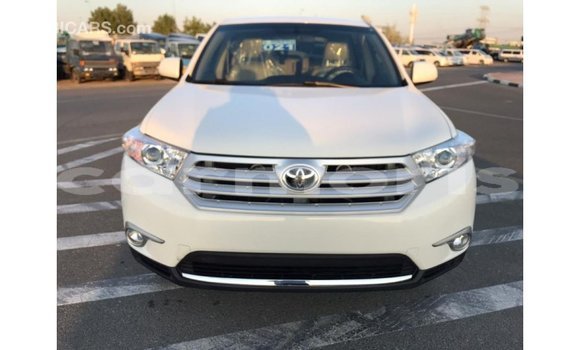 Buy Import Toyota Highlander White Car in Import - Dubai in Agalega Islands Buy Import Toyota Highlander White Car in Import - Dubai in Agalega Islands