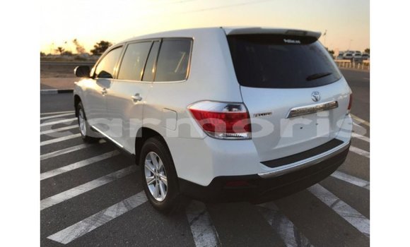 Buy Import Toyota Highlander White Car in Import - Dubai in Agalega Islands Buy Import Toyota Highlander White Car in Import - Dubai in Agalega Islands