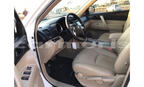 Buy Import Toyota Highlander White Car in Import - Dubai in Agalega Islands Buy Import Toyota Highlander White Car in Import - Dubai in Agalega Islands