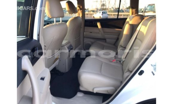Buy Import Toyota Highlander White Car in Import - Dubai in Agalega Islands Buy Import Toyota Highlander White Car in Import - Dubai in Agalega Islands