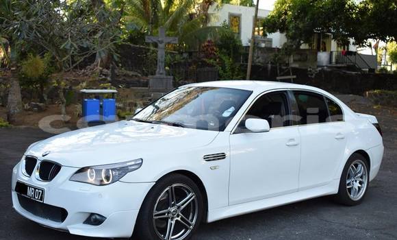 Acheter Occasion Voiture BMW 5–Series Blanc à Port Louis, Port Louis District Acheter Occasion Voiture BMW 5–Series Blanc à Port Louis, Port Louis District