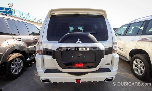 Buy Import Mitsubishi Pajero White Car in Import - Dubai in Agalega Islands Buy Import Mitsubishi Pajero White Car in Import - Dubai in Agalega Islands