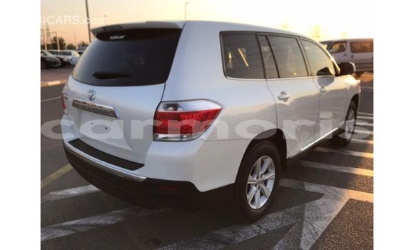 Buy Import Toyota Highlander White Car in Import - Dubai in Agalega Islands Buy Import Toyota Highlander White Car in Import - Dubai in Agalega Islands