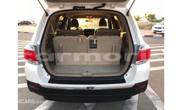 Buy Import Toyota Highlander White Car in Import - Dubai in Agalega Islands Buy Import Toyota Highlander White Car in Import - Dubai in Agalega Islands