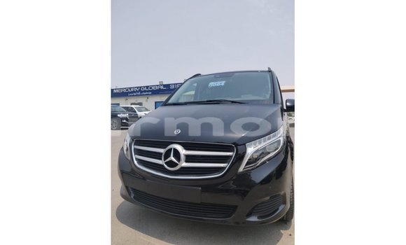Acheter Import Voiture Mercedes-Benz 250 Noir à Import - Dubai, Îles Agalega Acheter Import Voiture Mercedes-Benz 250 Noir à Import - Dubai, Îles Agalega