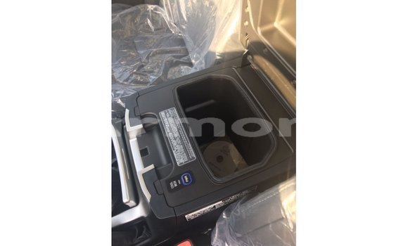 Acheter Import Voiture Toyota Land Cruiser Noir à Import - Dubai, Îles Agalega Acheter Import Voiture Toyota Land Cruiser Noir à Import - Dubai, Îles Agalega