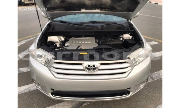 Buy Import Toyota Highlander Other Car in Import - Dubai in Agalega Islands Buy Import Toyota Highlander Other Car in Import - Dubai in Agalega Islands