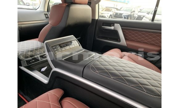 Acheter Import Voiture Toyota Land Cruiser Noir à Import - Dubai, Îles Agalega Acheter Import Voiture Toyota Land Cruiser Noir à Import - Dubai, Îles Agalega