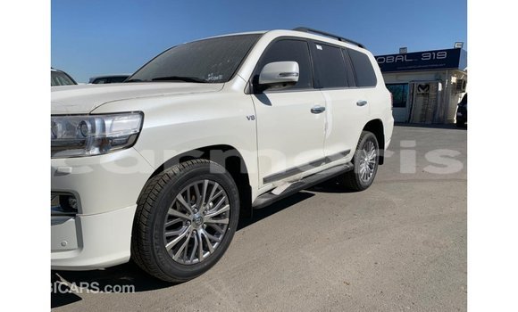 Buy Import Toyota Land Cruiser White Car in Import - Dubai in Agalega Islands Buy Import Toyota Land Cruiser White Car in Import - Dubai in Agalega Islands