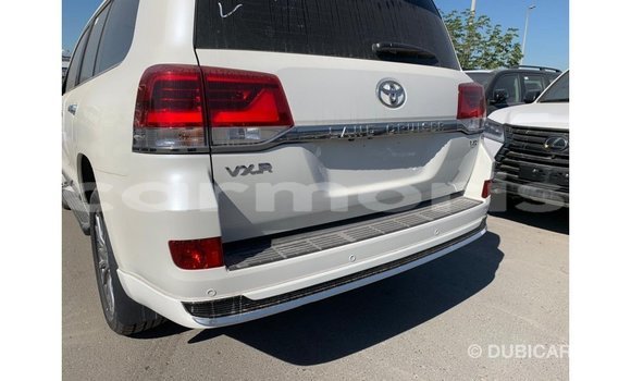 Buy Import Toyota Land Cruiser White Car in Import - Dubai in Agalega Islands Buy Import Toyota Land Cruiser White Car in Import - Dubai in Agalega Islands