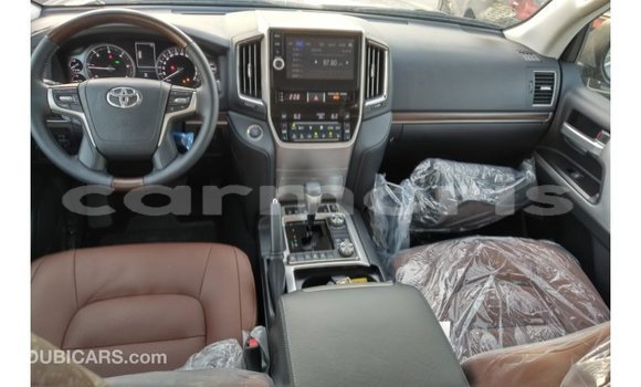 Buy Import Toyota Land Cruiser White Car in Import - Dubai in Agalega Islands Buy Import Toyota Land Cruiser White Car in Import - Dubai in Agalega Islands