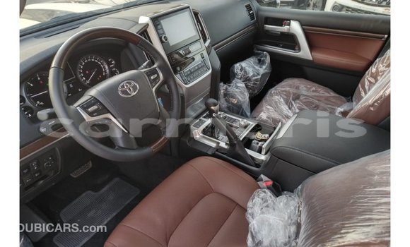 Buy Import Toyota Land Cruiser White Car in Import - Dubai in Agalega Islands Buy Import Toyota Land Cruiser White Car in Import - Dubai in Agalega Islands