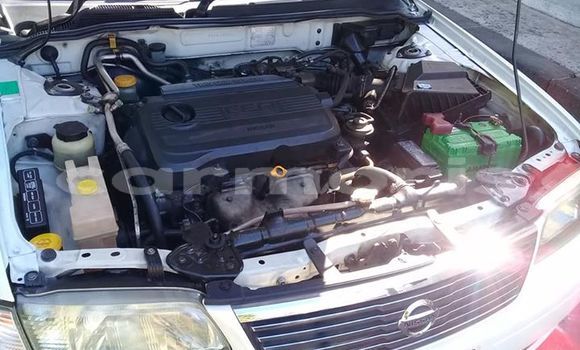 Buy Used Nissan Sunny White Car in Port Louis in Port Louis District