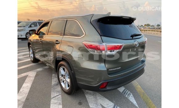 Buy Import Toyota Highlander Green Car in Import - Dubai in Agalega Islands Buy Import Toyota Highlander Green Car in Import - Dubai in Agalega Islands