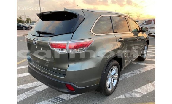 Buy Import Toyota Highlander Green Car in Import - Dubai in Agalega Islands Buy Import Toyota Highlander Green Car in Import - Dubai in Agalega Islands