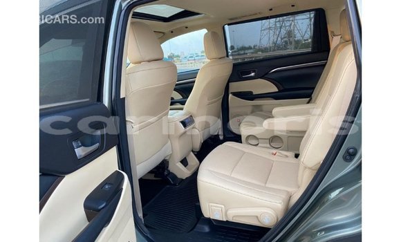 Buy Import Toyota Highlander Green Car in Import - Dubai in Agalega Islands Buy Import Toyota Highlander Green Car in Import - Dubai in Agalega Islands