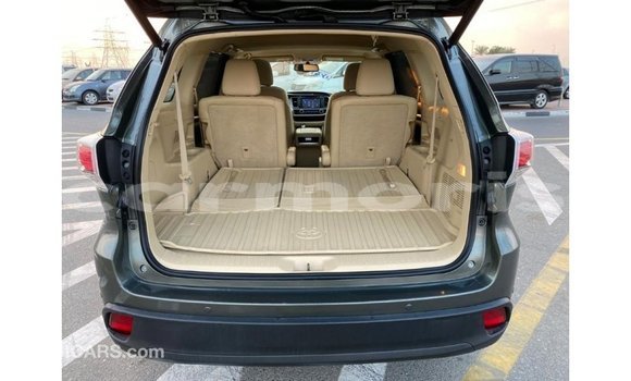 Buy Import Toyota Highlander Green Car in Import - Dubai in Agalega Islands Buy Import Toyota Highlander Green Car in Import - Dubai in Agalega Islands