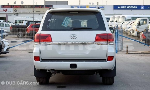 Acheter Import Voiture Toyota Land Cruiser Blanc à Import - Dubai, Îles Agalega Acheter Import Voiture Toyota Land Cruiser Blanc à Import - Dubai, Îles Agalega