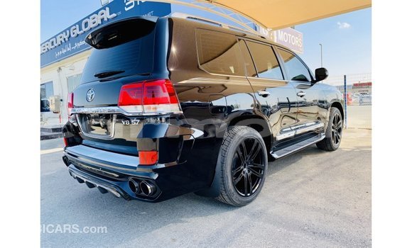 Acheter Import Voiture Toyota Land Cruiser Noir à Import - Dubai, Îles Agalega Acheter Import Voiture Toyota Land Cruiser Noir à Import - Dubai, Îles Agalega