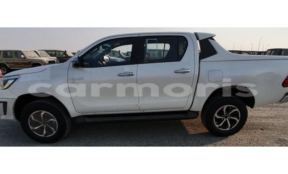 Acheter Import Voiture Toyota Hilux Blanc à Import - Dubai, Îles Agalega Acheter Import Voiture Toyota Hilux Blanc à Import - Dubai, Îles Agalega