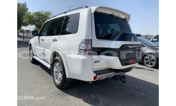 Buy Import Mitsubishi Pajero White Car in Import - Dubai in Agalega Islands Buy Import Mitsubishi Pajero White Car in Import - Dubai in Agalega Islands