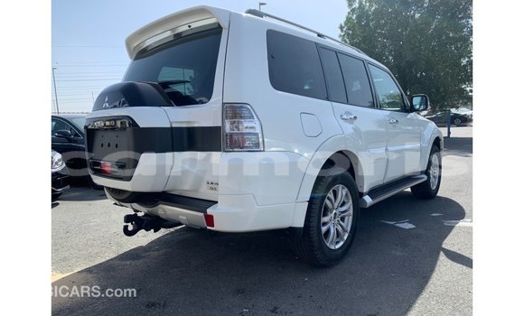 Buy Import Mitsubishi Pajero White Car in Import - Dubai in Agalega Islands Buy Import Mitsubishi Pajero White Car in Import - Dubai in Agalega Islands