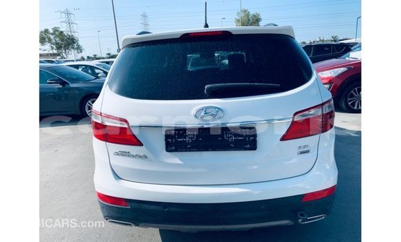Buy Import Hyundai Santa Fe White Car in Import - Dubai in Agalega Islands Buy Import Hyundai Santa Fe White Car in Import - Dubai in Agalega Islands